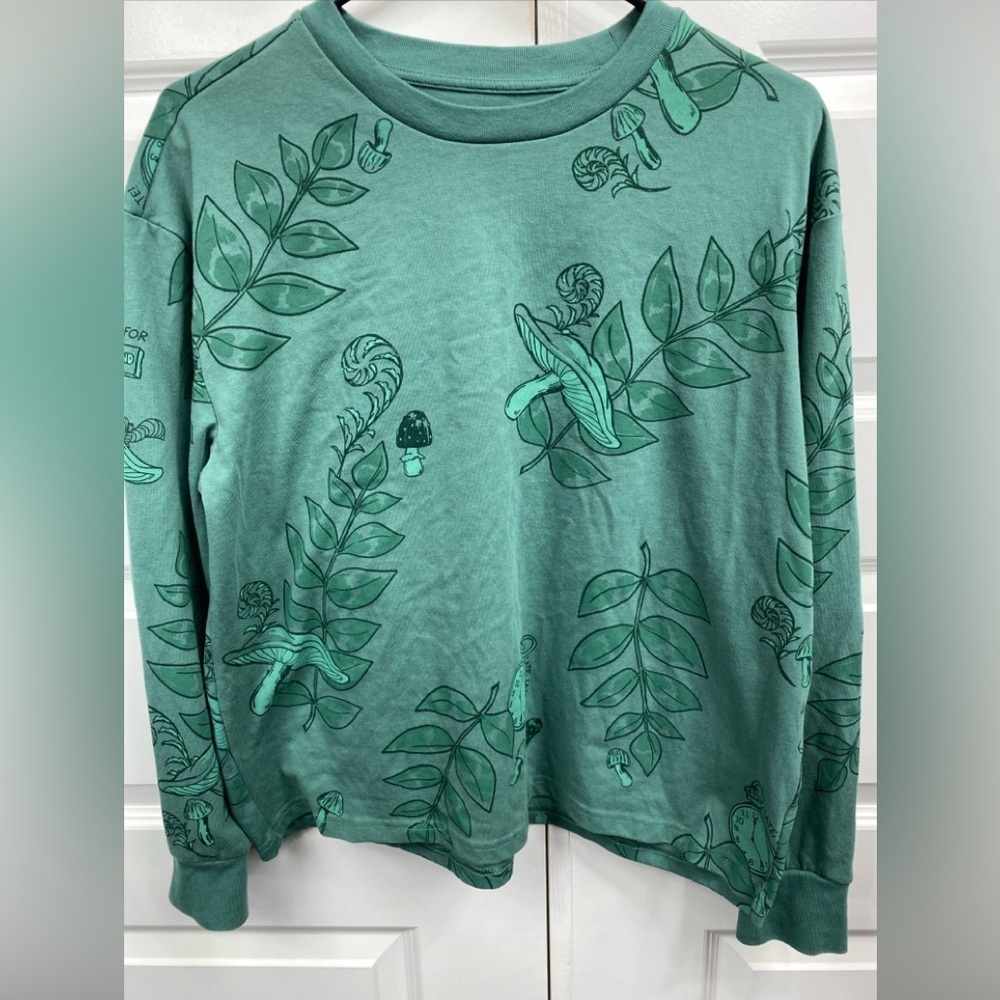 Disney Parks Alice in Wonderland Long Sleeve Shirt Mushrooms Leaves Medium Green